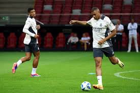 球迷热情高 球迷热情高